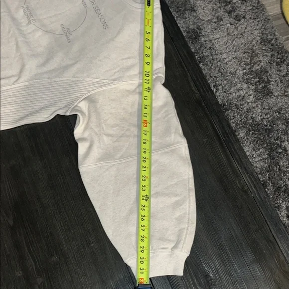 Cream Graphic Sweatshirt for the Halloween lover size large Aerie - Picture 11 of 16